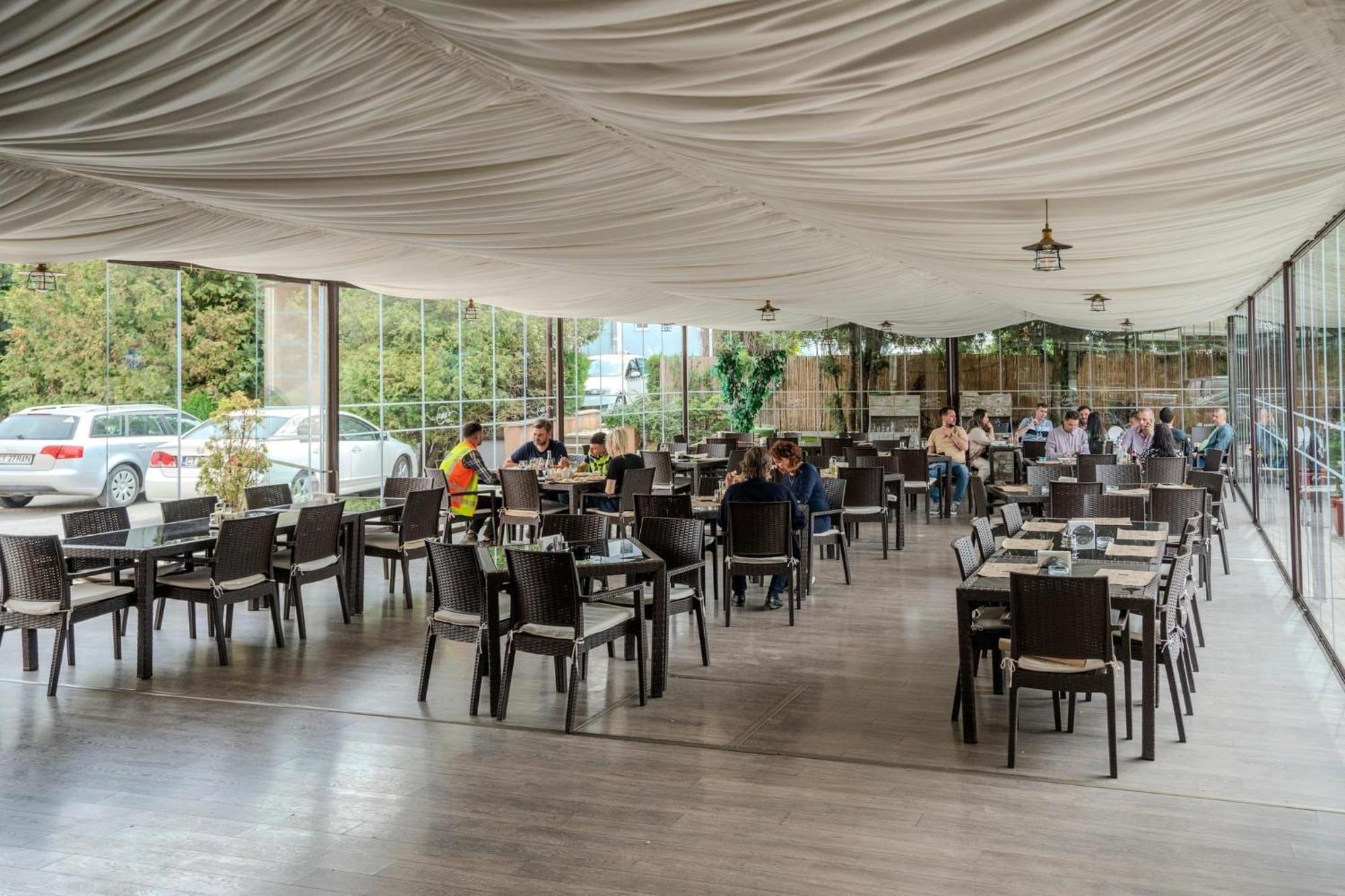 Hotel Emi Mihail Kogălniceanu Eksteriør bilde
