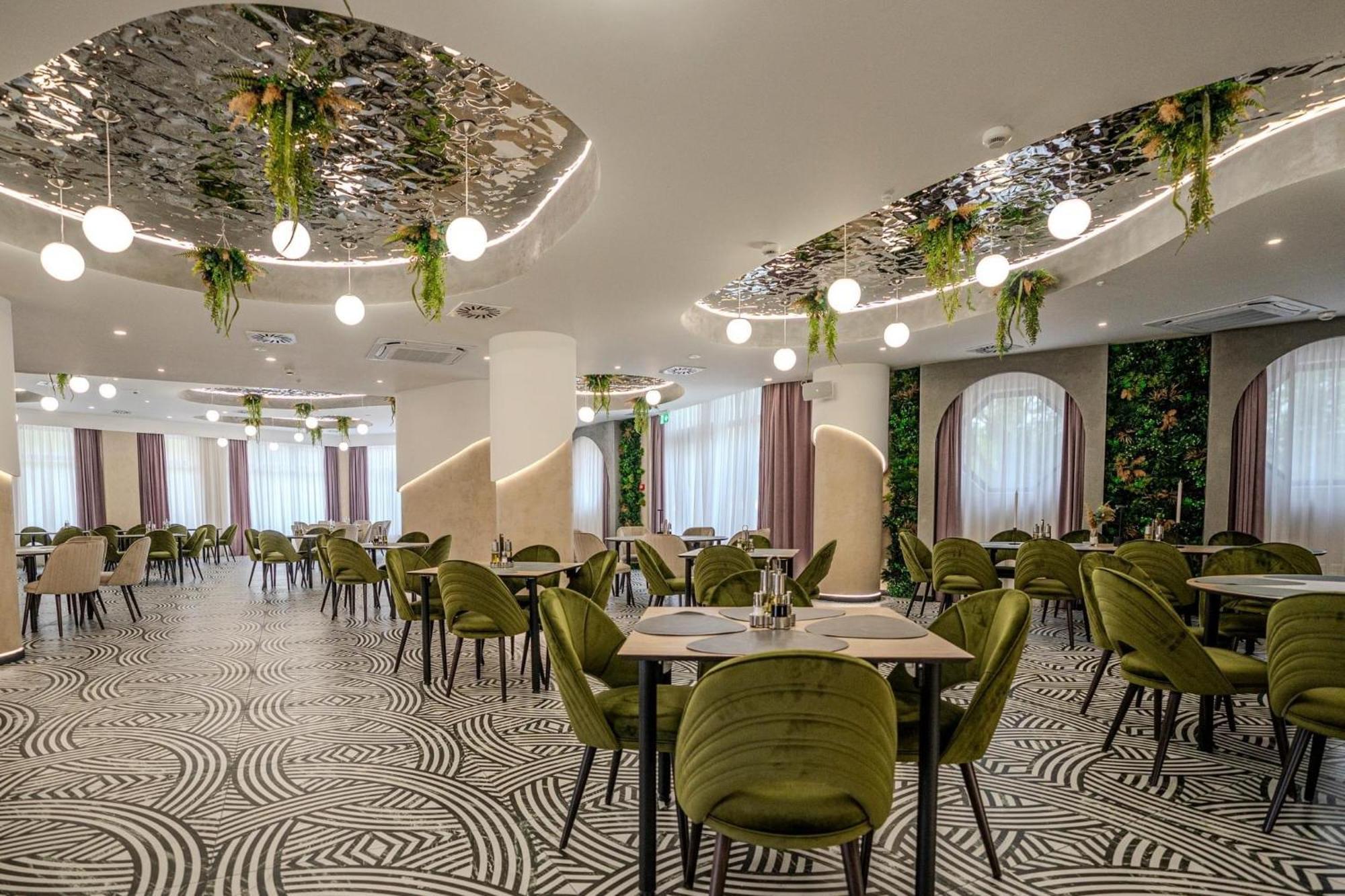 Hotel Emi Mihail Kogălniceanu Eksteriør bilde